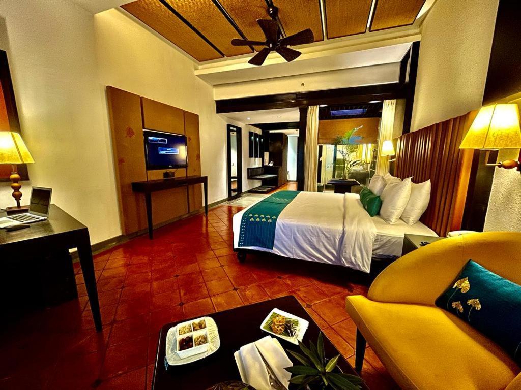 Plumeria Lake Resort & Spa Vayalār Exteriér fotografie